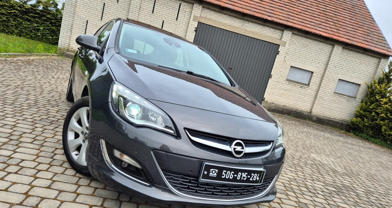 Opel Astra cena 40500 przebieg: 158907, rok produkcji 2014 z Człopa małe 742